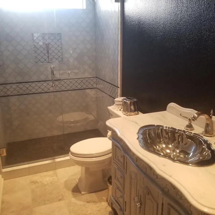 Professional plumbing work and bathroom remodeling in La Joya